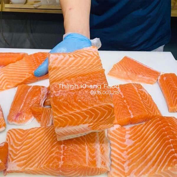 thân cá hồi phi lê tươi mới mỗi ngày